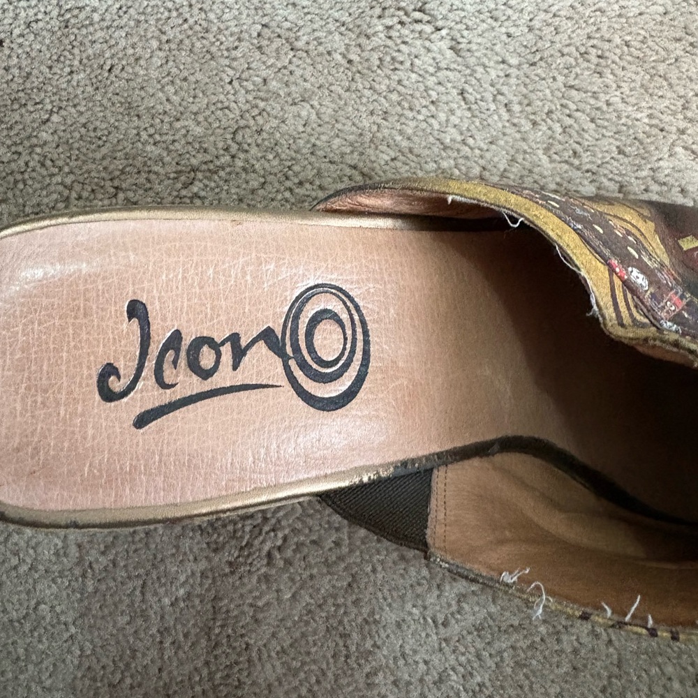 Jeon Women's Artistic Brown Mules